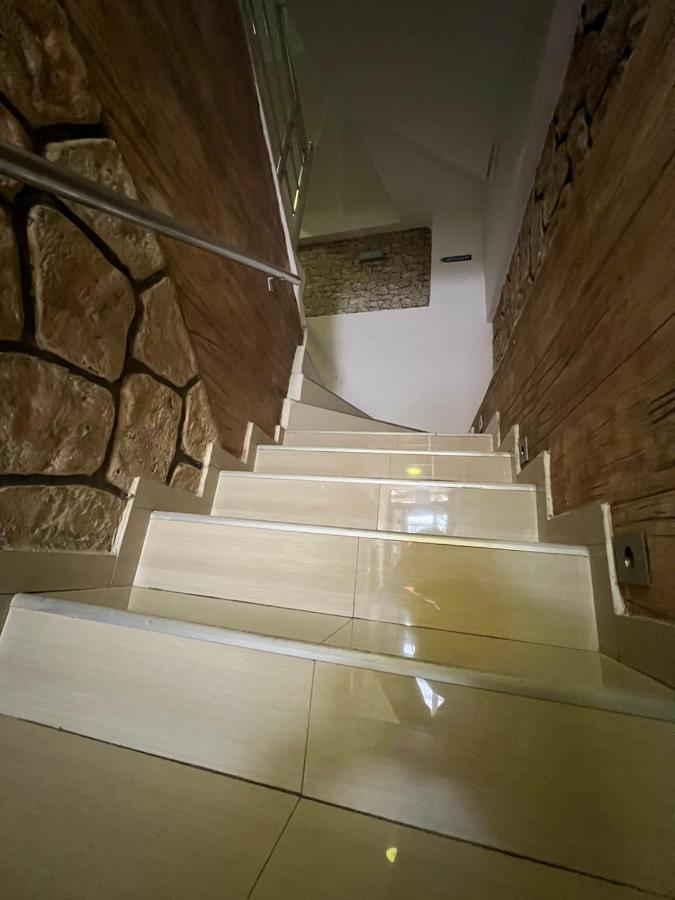 Hotel Ultra Star 斯科普里 外观 照片