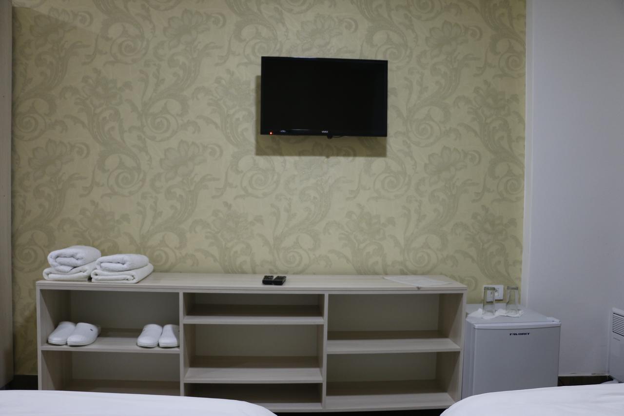 Hotel Ultra Star 斯科普里 外观 照片