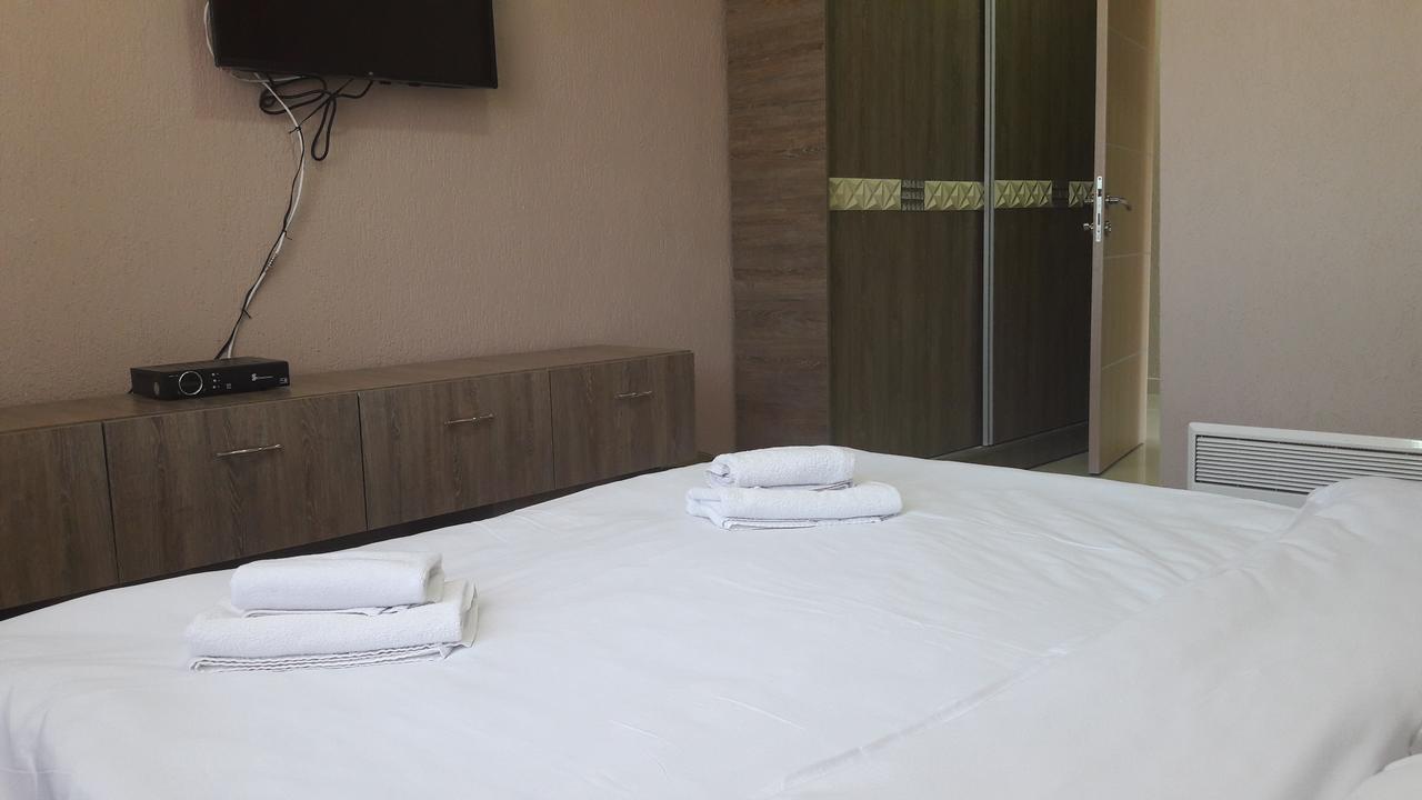 Hotel Ultra Star 斯科普里 外观 照片